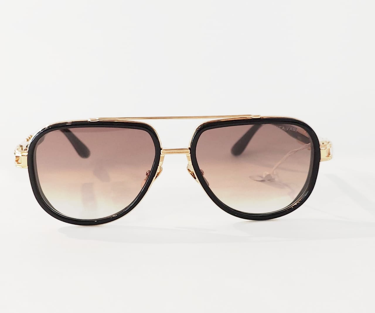 Eyeglass